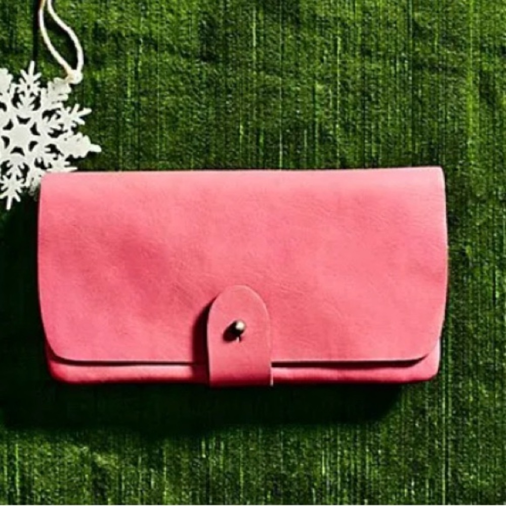 Gorgeous Free People Pulito wallet❤️ - Picture 2 of 7